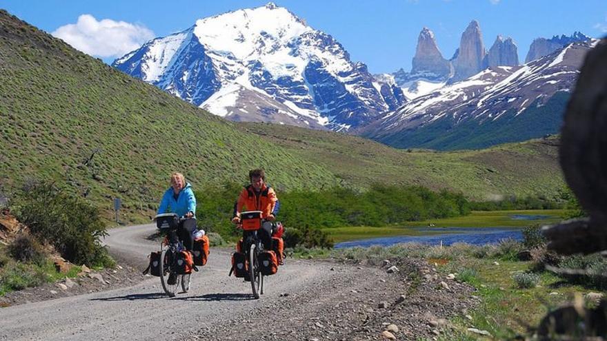 Ciclistas por los senderos de Aysen.