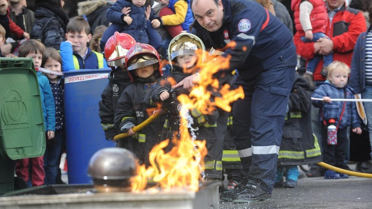 Jornada de puertas abiertas en el Parque de Bomberos de Bilbao