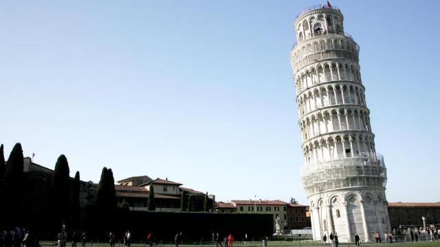 La Torre de Pisa, la torre inclinada más famosa del mundo.
