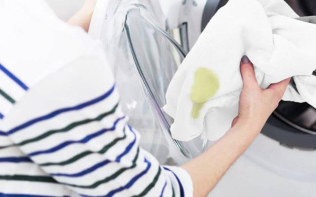 Cómo quitar manchas de aceite de la ropa