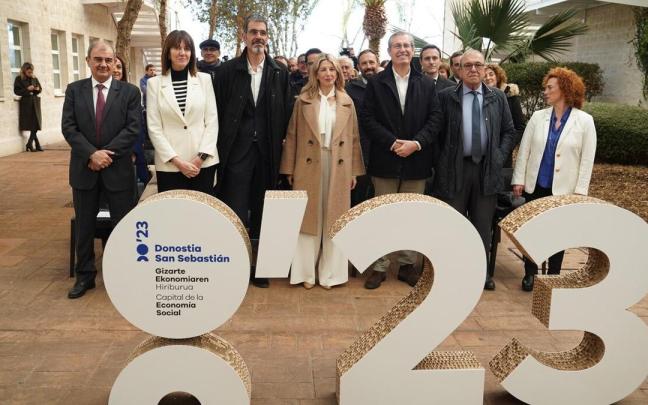 Las personas asistentes al acto de presentación de Donostia como Capital de la Economía Social Las personas asistentes al acto de presentación de Donostia como Capital de la Economía Social