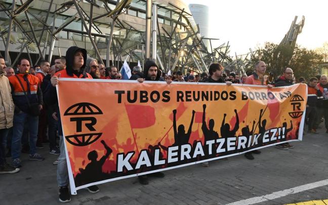 Concentración de trabajadores de Tubos Reunidos en Bilbao.