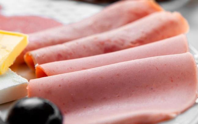 Imagen de mortadela loncheada.