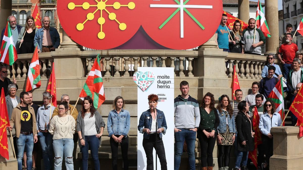 EH Bildu presenta en Pamplona los actos del Aberri Eguna. Haz clic para ver más imágenes.