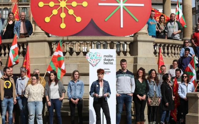 EH Bildu presenta en Pamplona los actos del Aberri Eguna. Haz clic para ver más imágenes.