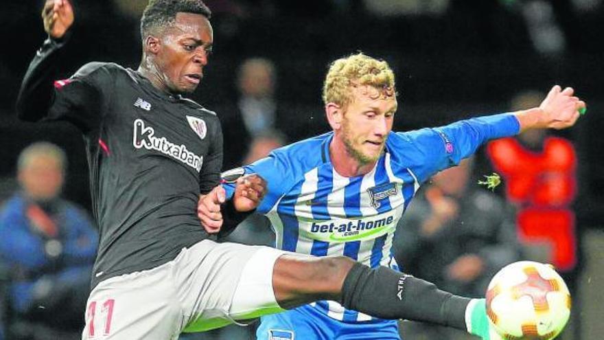 Iñaki Williams durante un lance del partido contra el Hertha Berlín que abrío en 2017 la liguilla de la última Europa League jugada por el Athletic