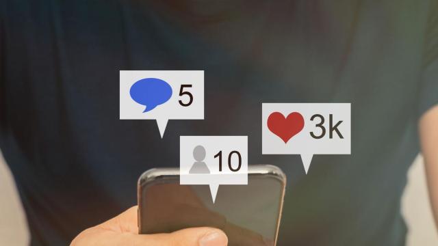 Las redes sociales puede tener un efecto negativo en la salud mental, física, y emocional.