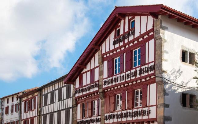 Una ristra de pimientos de Ezpeleta, en Lapurdi