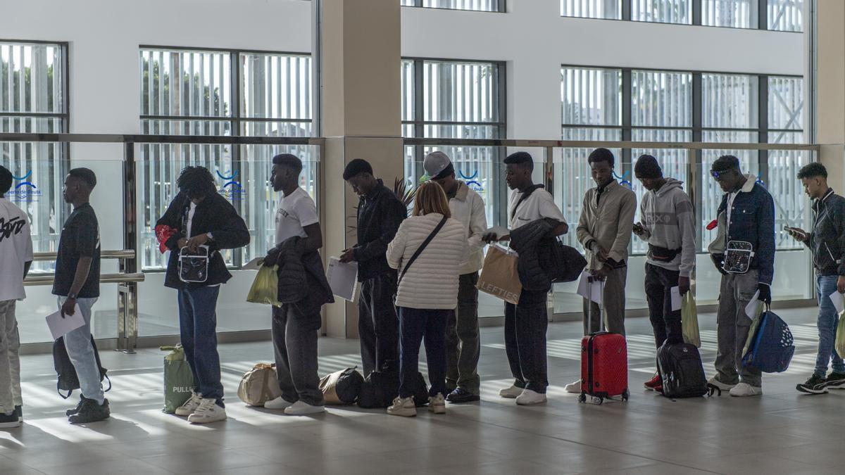 Migrantes en el CETI de Ceuta.