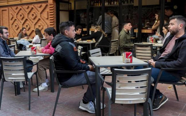 La hostelería tira del empleo. La hostelería tira del empleo.