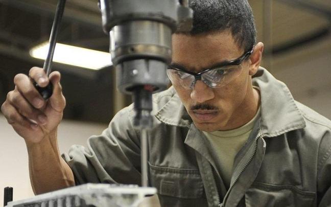 Los grupos de ocupados más numerosos son de Marruecos (358.371), Rumanía (351.890), Colombia (205.890), Italia (194.182), Venezuela (157.784) y China (117.761).