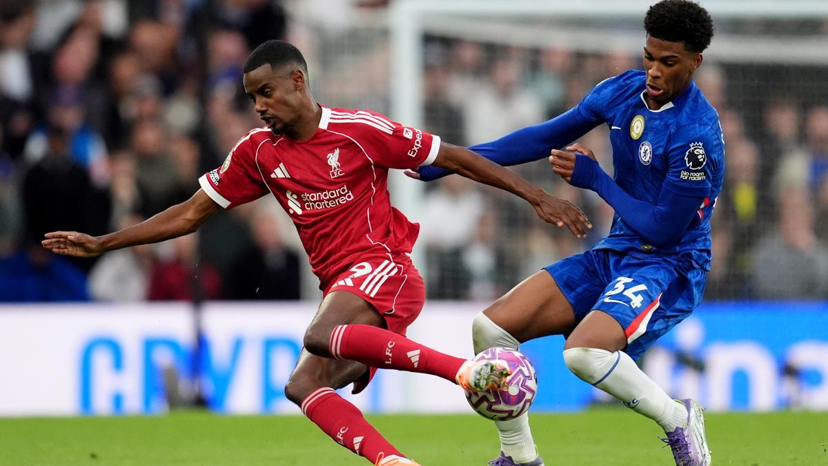 Alexander Isak, durante el encuentro entre el Liverpool y el Chelsea.