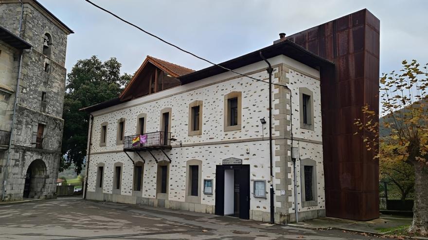 El Ayuntamiento de Ayala en la localidad de Respaldiza