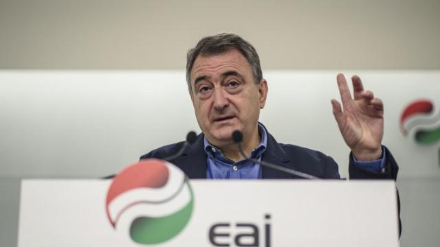Aitor Esteban comparece ante los medios.