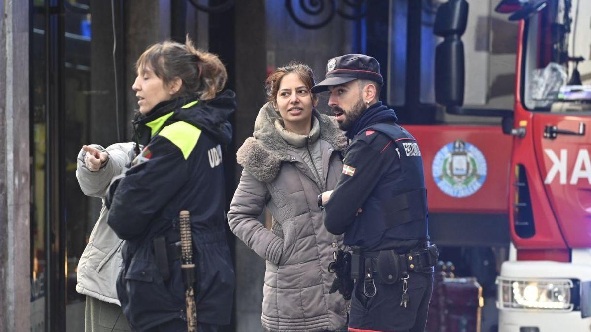 Ertzaintza y Policía Local, colaboran en un incendio en Hernani