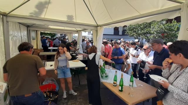 Una pasada edición del Txakolin Eguna, que desde hace unos años tiene su cita reservada en el mes de mayo. / Anabel Dominguez. Una pasada edición del Txakolin Eguna, que desde hace unos años tiene su cita reservada en el mes de mayo.