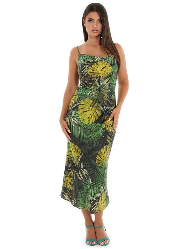 Vestido lencero ajustado con un vistoso estampado.
