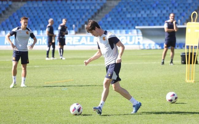 Aritz Elustondo, durante un entrenamiento en Zubieta. / IKER AZURMENDI