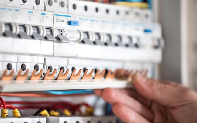 Competencia reclama más transparencia en las condiciones de los contratos.