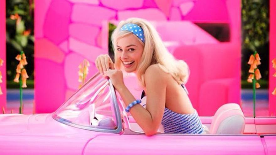 Fotograma de la película "Barbie" con Margot Robbie.