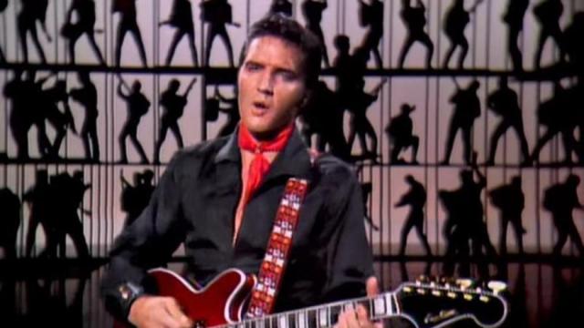 Elvis, durante el programa especial de 1968 con el que regresó a los escenarios.