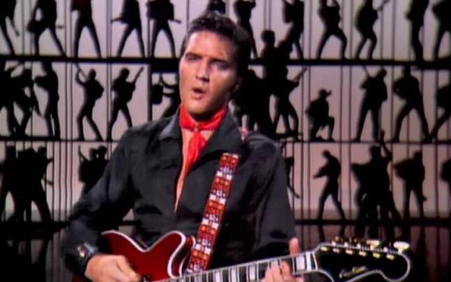 Elvis, durante el programa especial de 1968 con el que regresó a los escenarios.