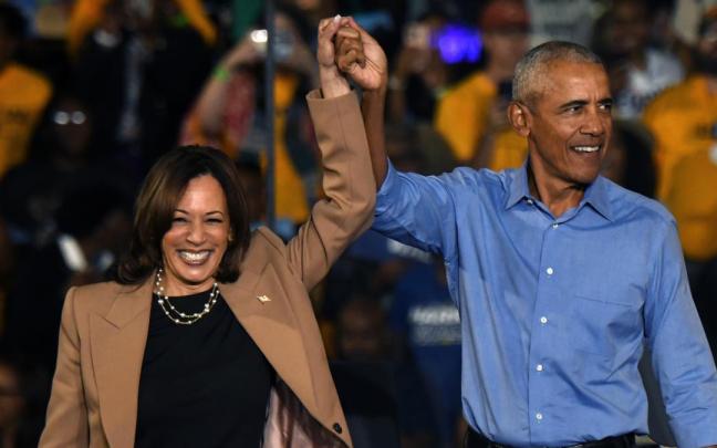 Kamala Harris junto a Barack Obama en el acto celebrado en Atlanta. / EP Kamala Harris junto a Barack Obama en el acto celebrado en Atlanta.