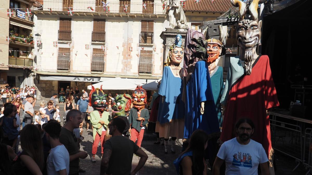 La presencia de la comparsa de Mutriku será la gran novedad del encuentro de gigantes del Elgoibar