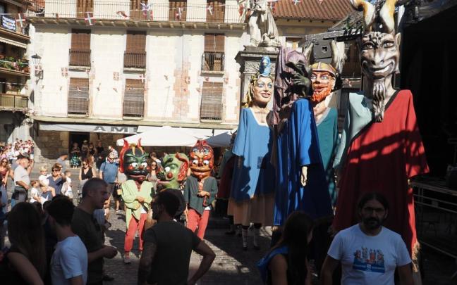 La presencia de la comparsa de Mutriku será la gran novedad del encuentro de gigantes del Elgoibar