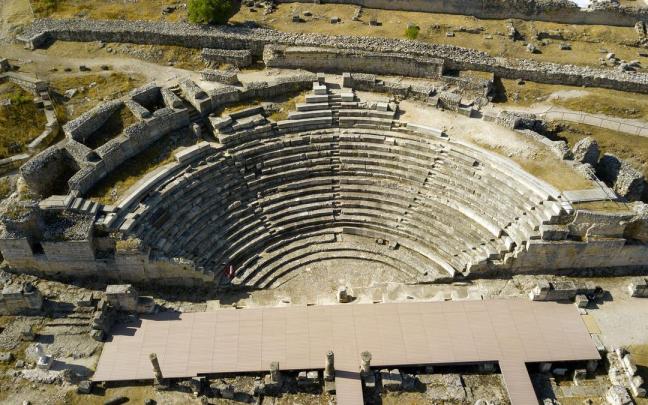 El teatro de Segóbriga, con un graderío muy bien conservado.
