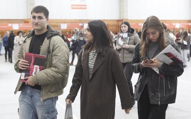 Imagen de archivo de un feria de Orientación Universitaria en el campus de Álava de la UPV