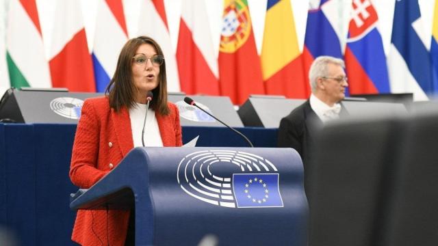 Oihane Agirregoitia, eurodiputada del PNV, en la tribuna de oradores del Parlamento Europeo. / E.P. Oihane Agirregoitia, eurodiputada del PNV, en la tribuna de oradores del Parlamento Europeo.