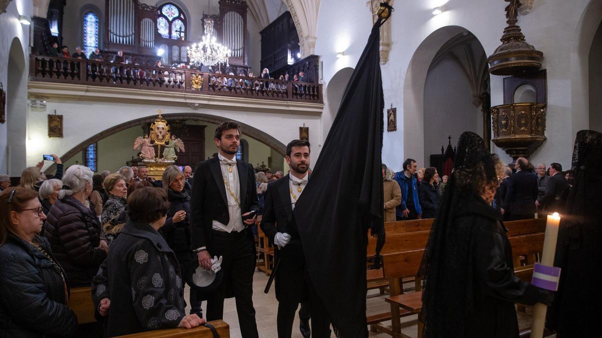 Tradizio erlijioso bati bultzada; bueltan da Aste Santua.