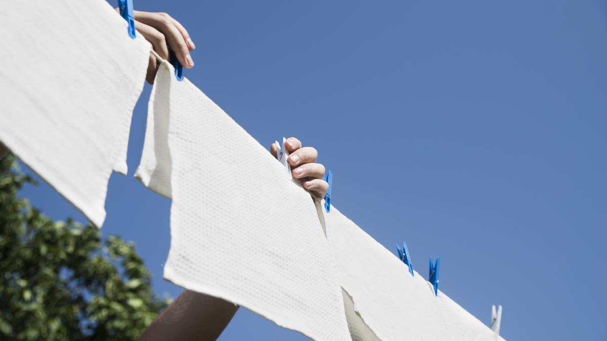 Colada de ropa blanca