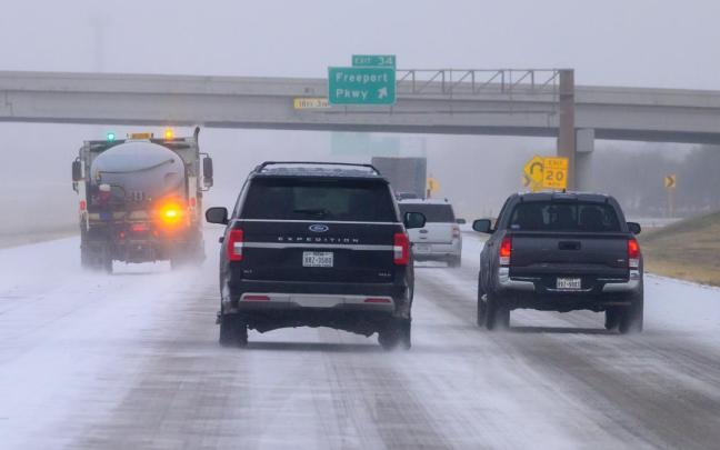 Una gran tormenta invernal azota EEUU