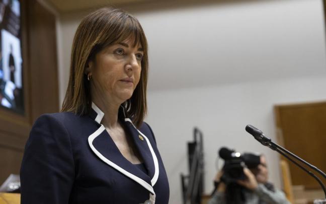 Mendia ha criticado a EH Bildu por unirse a la patronal en la no celebración de la subida del SMI en el estado. Mendia ha criticado a EH Bildu por unirse a la patronal en la no celebración de la subida del SMI en el estado.