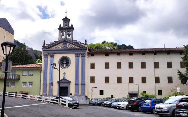 Tanto la cubierta como la fachada y los elementos que la componen van a ser objeto de una renovacion profunda