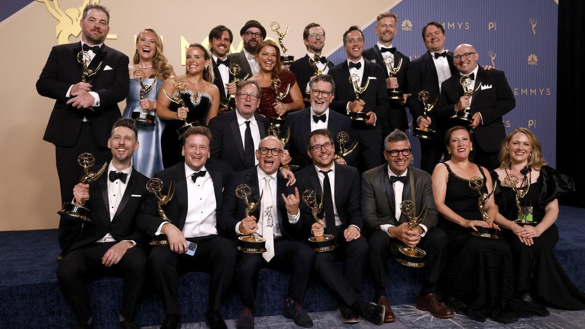 Imagen de los premiados en la gala de los Emmy 2026