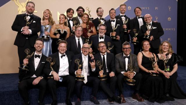Imagen de los premiados en la gala de los Emmy 2026