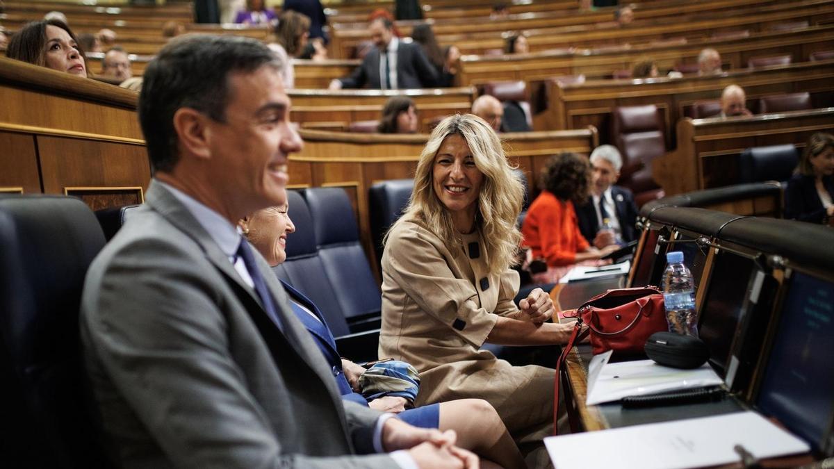 Pedro Sánchez, junto a Yolanda Díaz en el Congreso en una imagen de archivo.