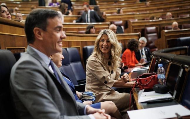 Pedro Sánchez, junto a Yolanda Díaz en el Congreso en una imagen de archivo.