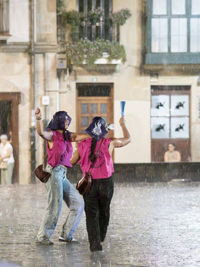 La Fotografía Original, 'Euritan dantzan', la firma Oier Larrañaga.