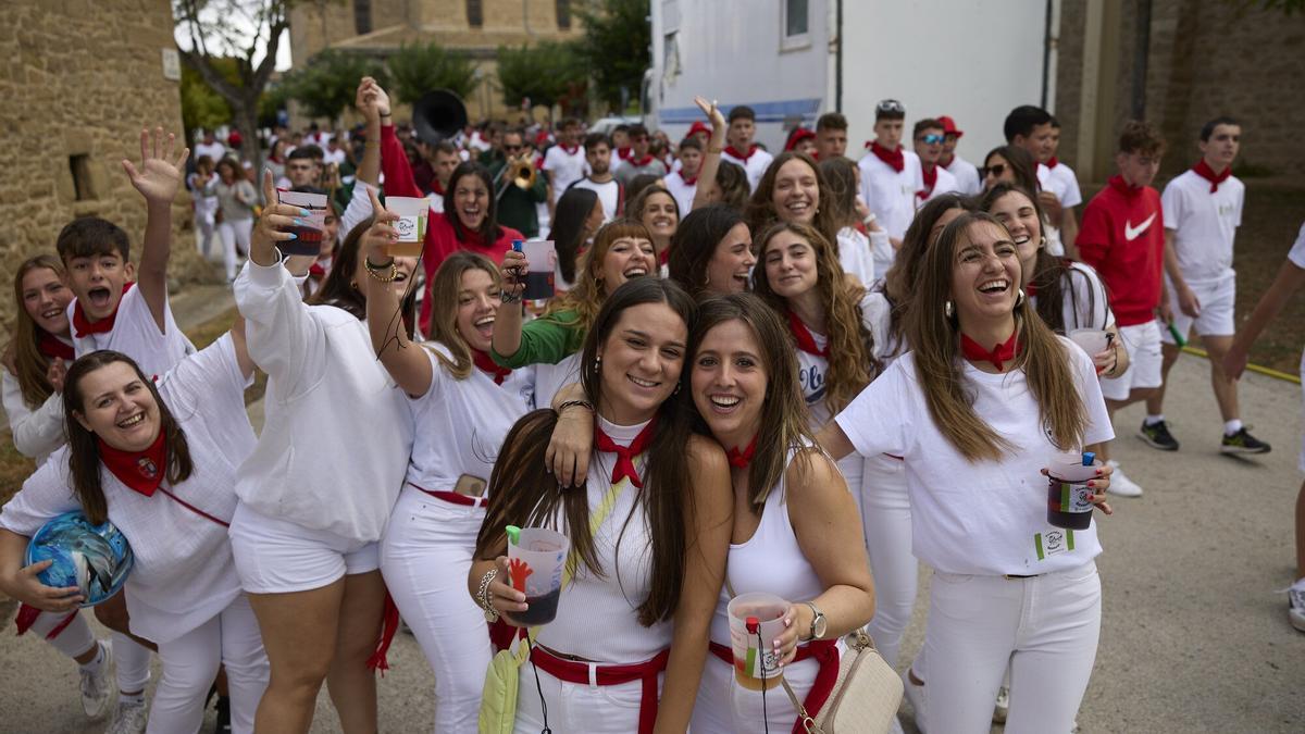 Fotos del chupinazo de las fiestas de Obanos