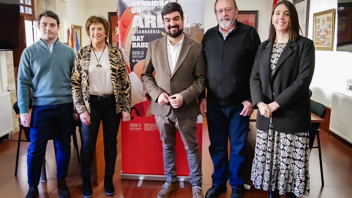 La presentación del acto.