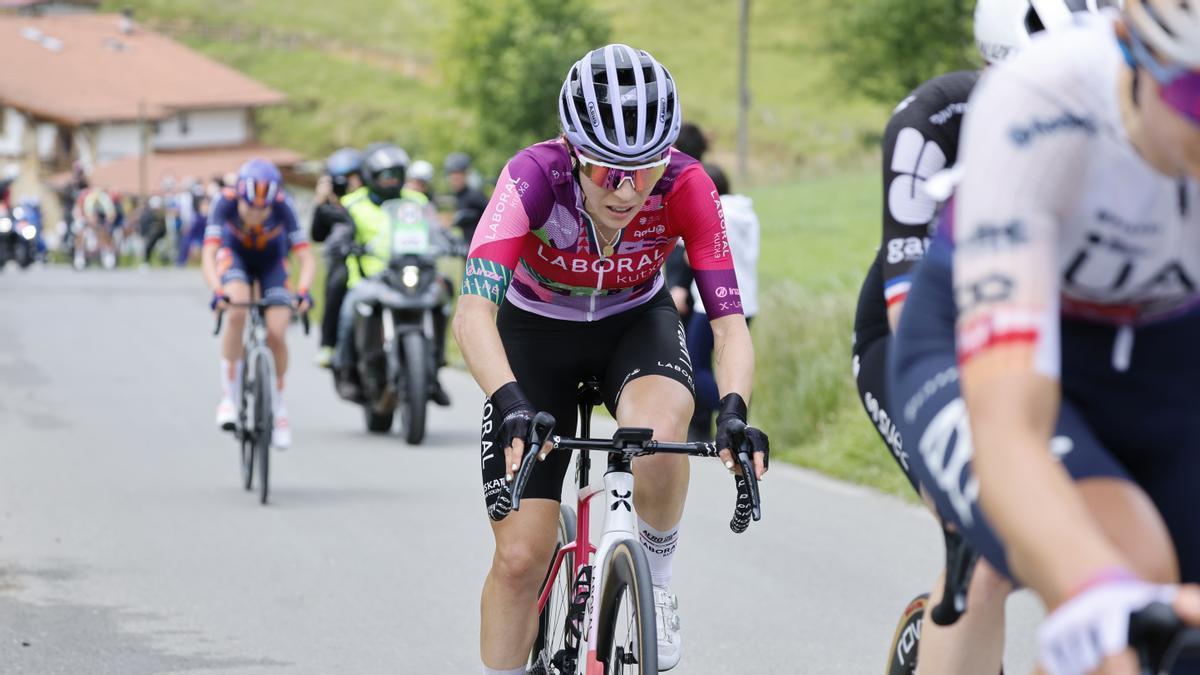 Usoa Ostolaza completó una gran Itzulia Women.