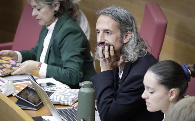 El diputado de Compromís en Les Corts Juan Bordera, este miércoles en el pleno.