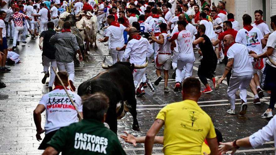 [FOTOS] El tercer encierro de San Fermín 2023: alta tensión con los Cebada