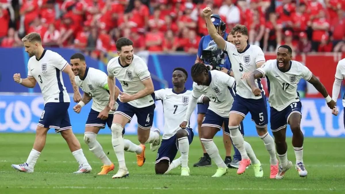 La selección inglesa celebra su pase a las semifinales de la Eurocopa tras vencer a Suiza en la tanda de penaltis