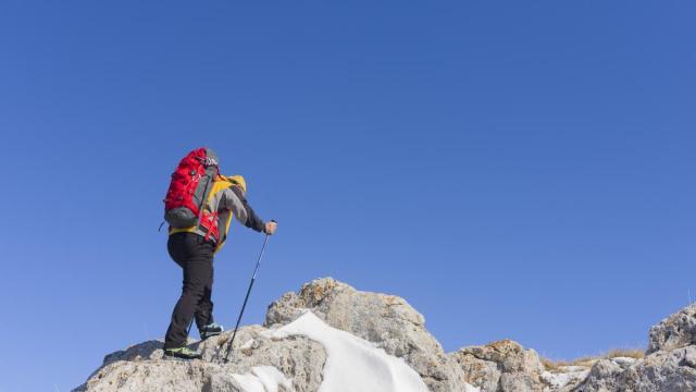 Imagen de archivo de un alpinista.