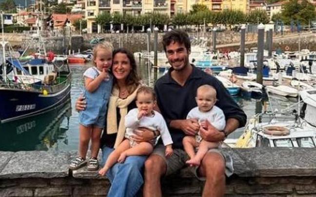 Marta Pombo y su familia en la bahía de Plentzia